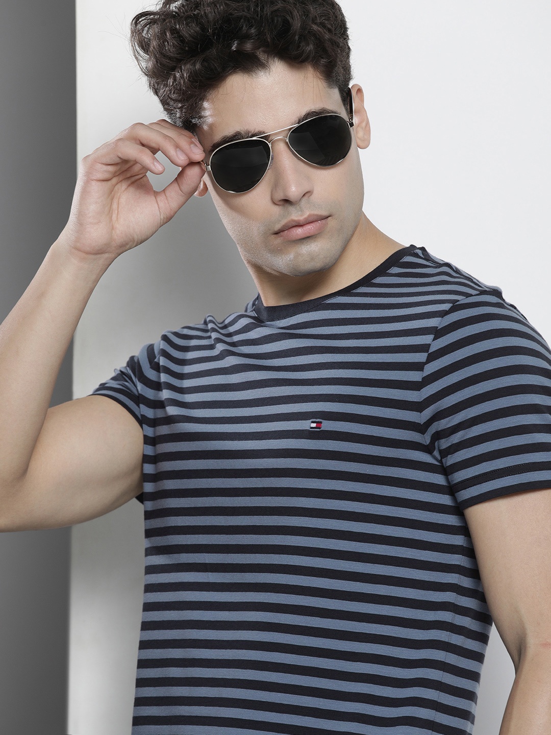 

Tommy Hilfiger Men Navy Blue & Blue Slim Fit Casual T-shirt