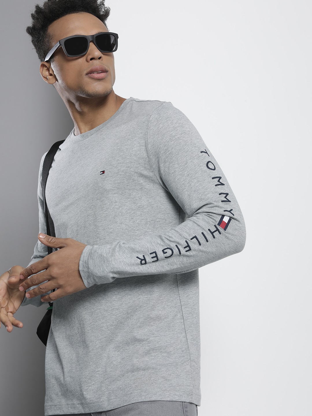 

Tommy Hilfiger Men Grey Typography Printed Slim Fit Pure Cotton Casual T-shirt
