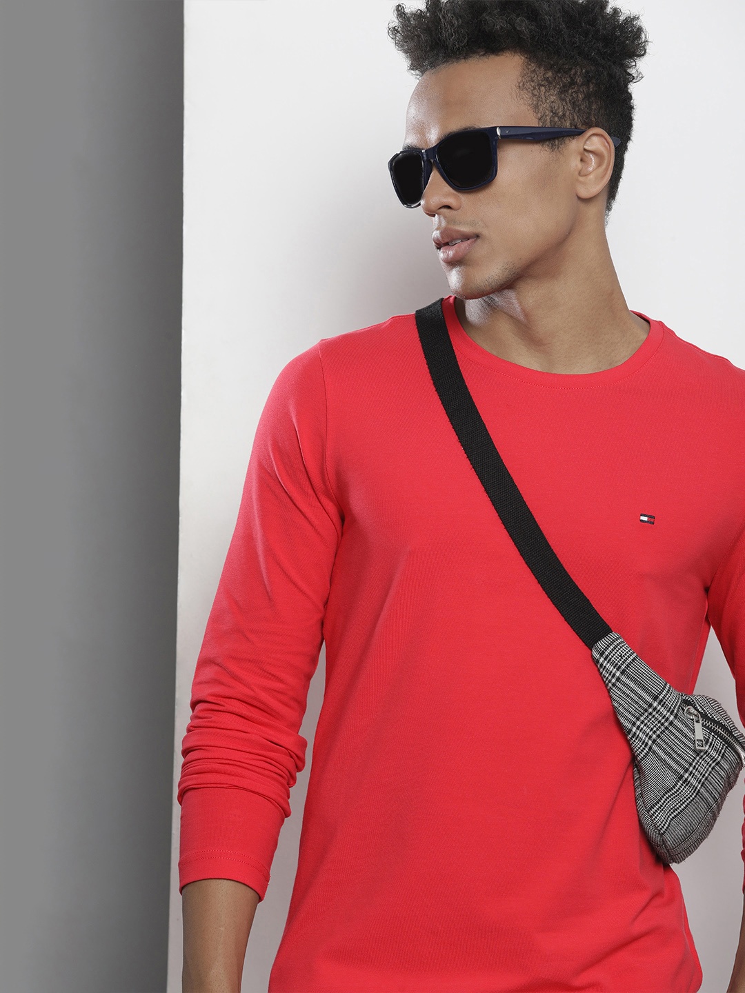 

Tommy Hilfiger Men Red Solid Full Sleeves Slim Fit Casual T-shirt