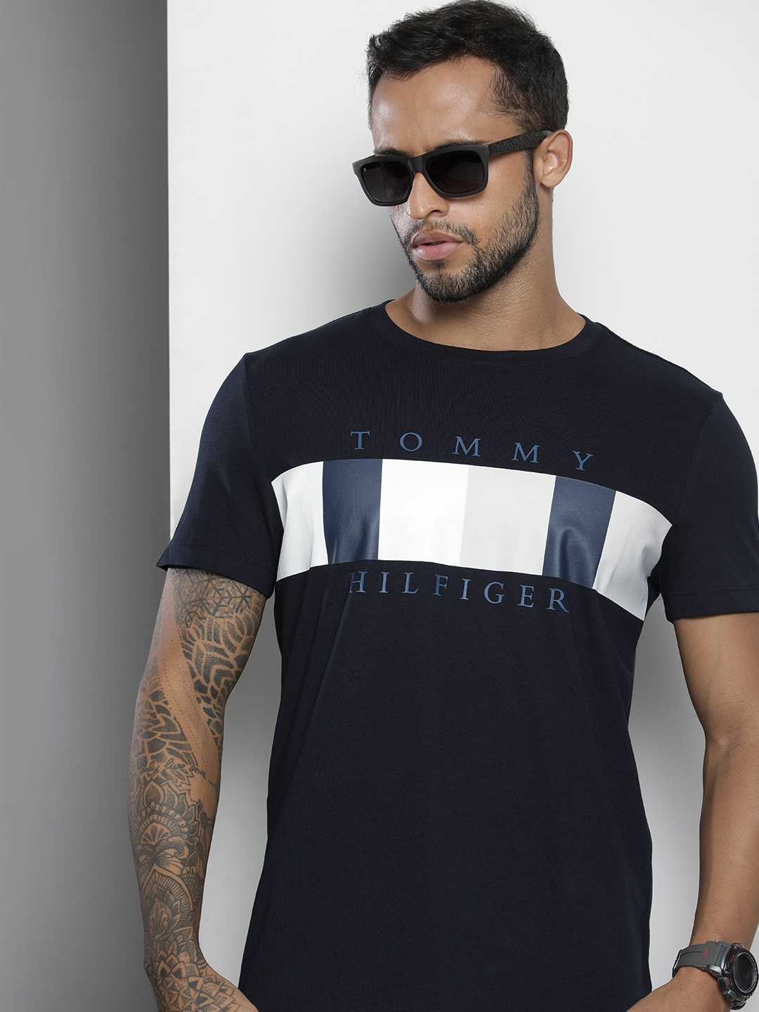 

Tommy Hilfiger Men Navy Blue & White Brand Logo Printed Organic Cotton Slim Fit T-shirt