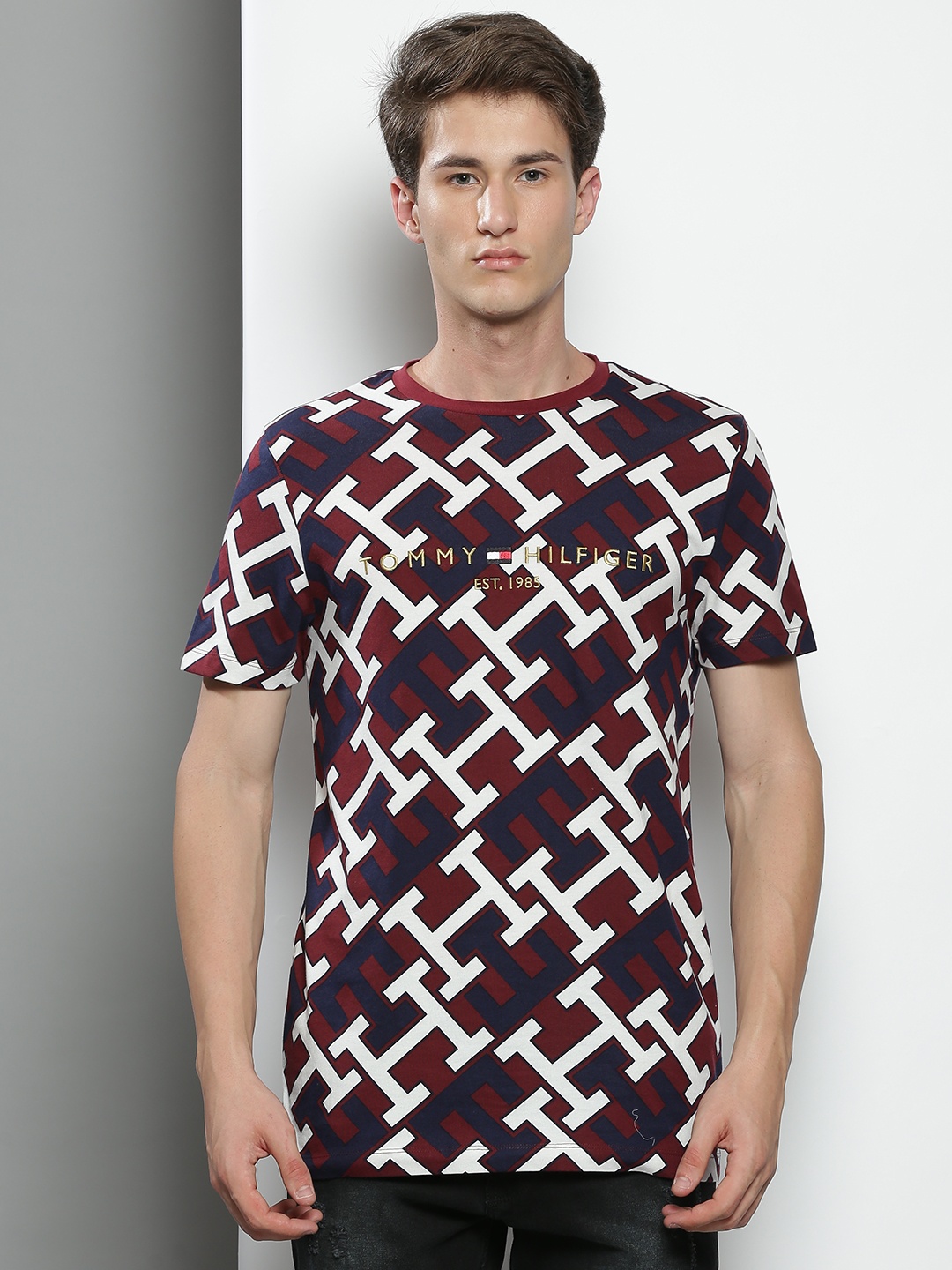 

Tommy Hilfiger Men Burgundy & White Printed Slim Fit T-shirt