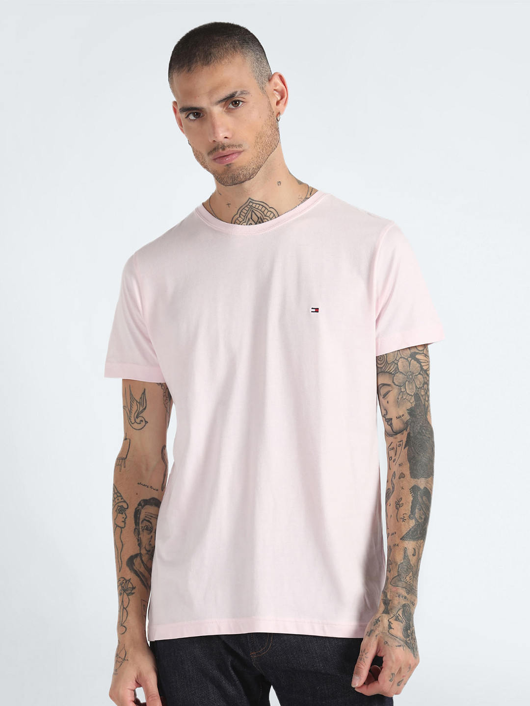 

Tommy Hilfiger Men Rose Solid Slim Fit Pure Cotton Casual T-shirt