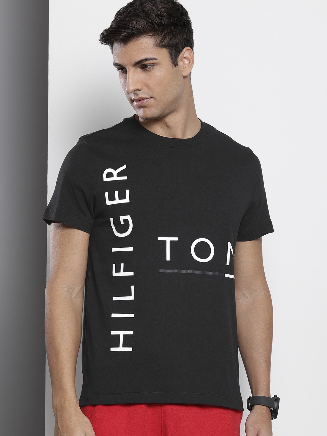 

Tommy Hilfiger Men Black Brand Logo Pure Cotton Slim Fit T-shirt