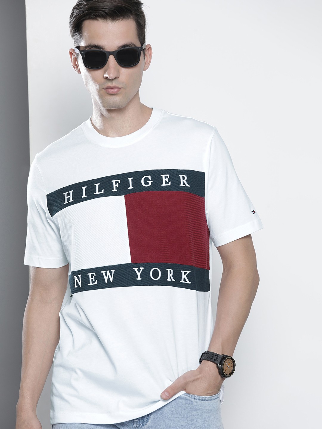 

Tommy Hilfiger Men White & Maroon Colourblocked T-shirt with Embroidery