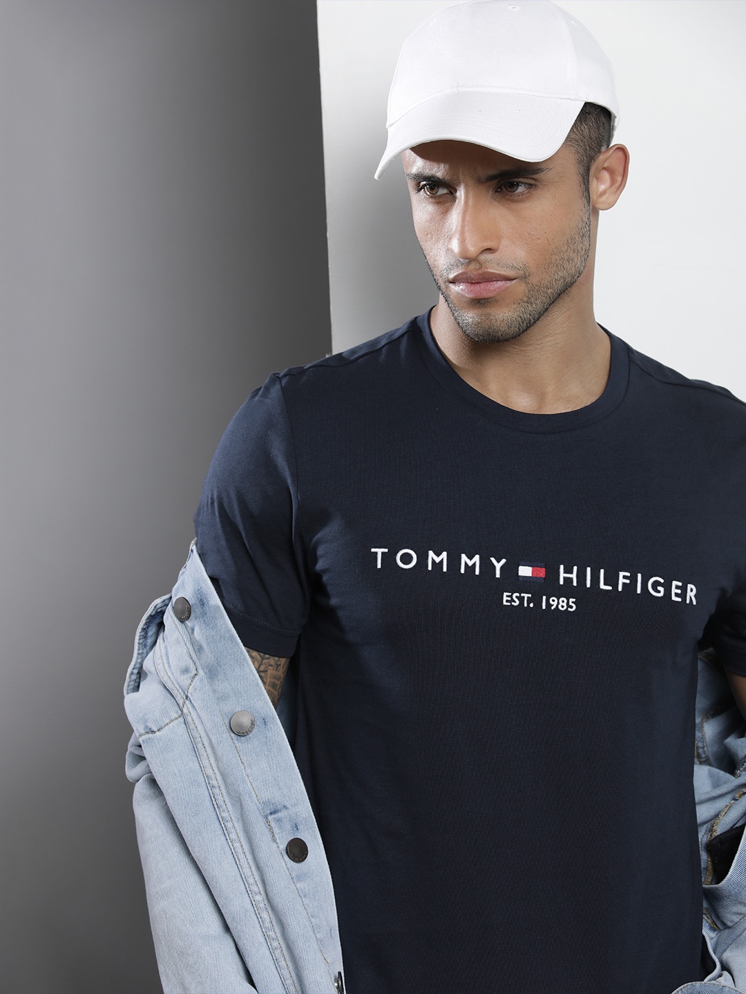 

Tommy Hilfiger Men Navy Blue Brand Logo Printed Pure Cotton Slim Fit T-shirt
