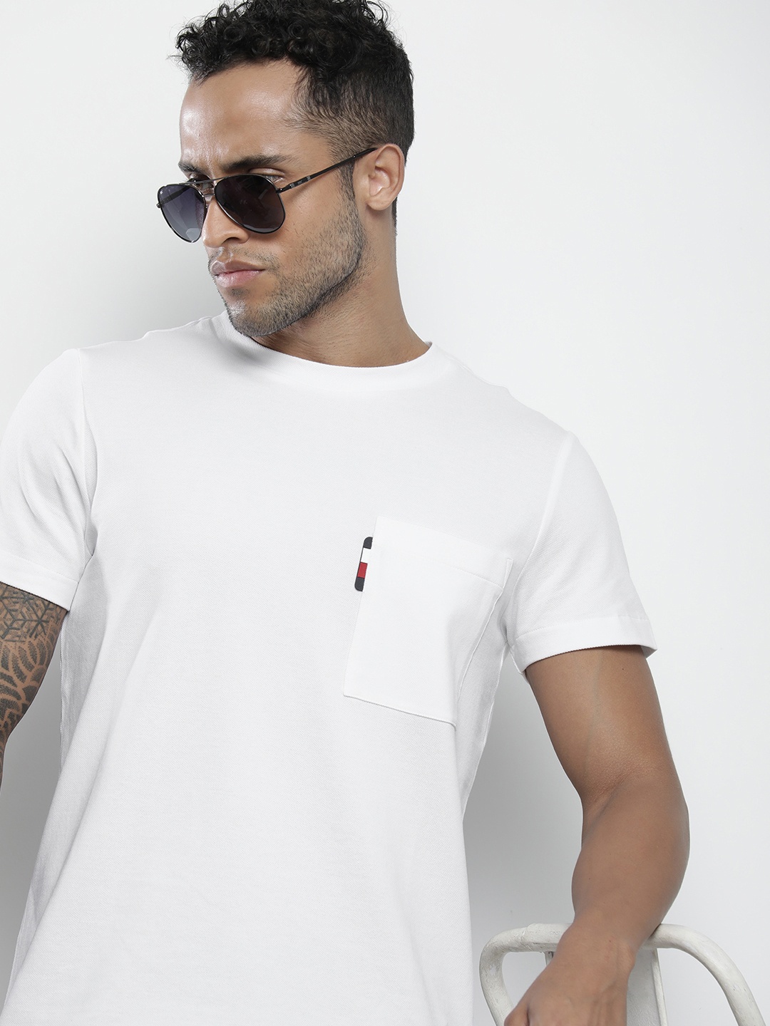 

Tommy Hilfiger Men White Solid Slim Fit T-shirt With Pique Pocket