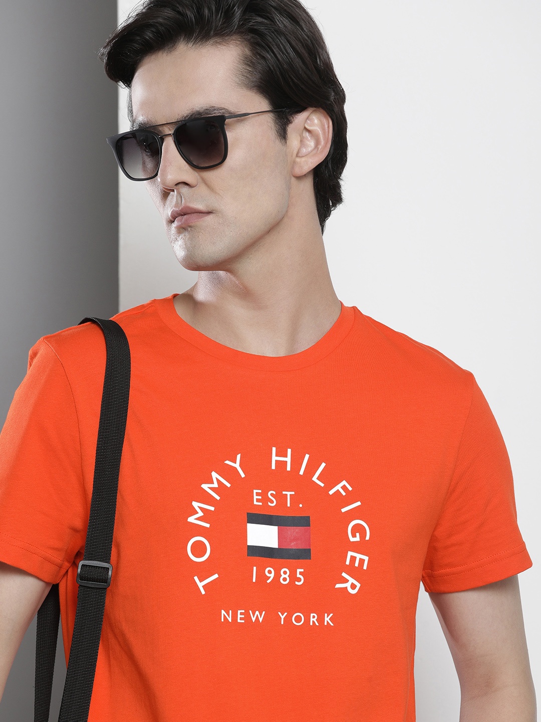 

Tommy Hilfiger Men Orange Brand Logo Slim Fit T-shirt