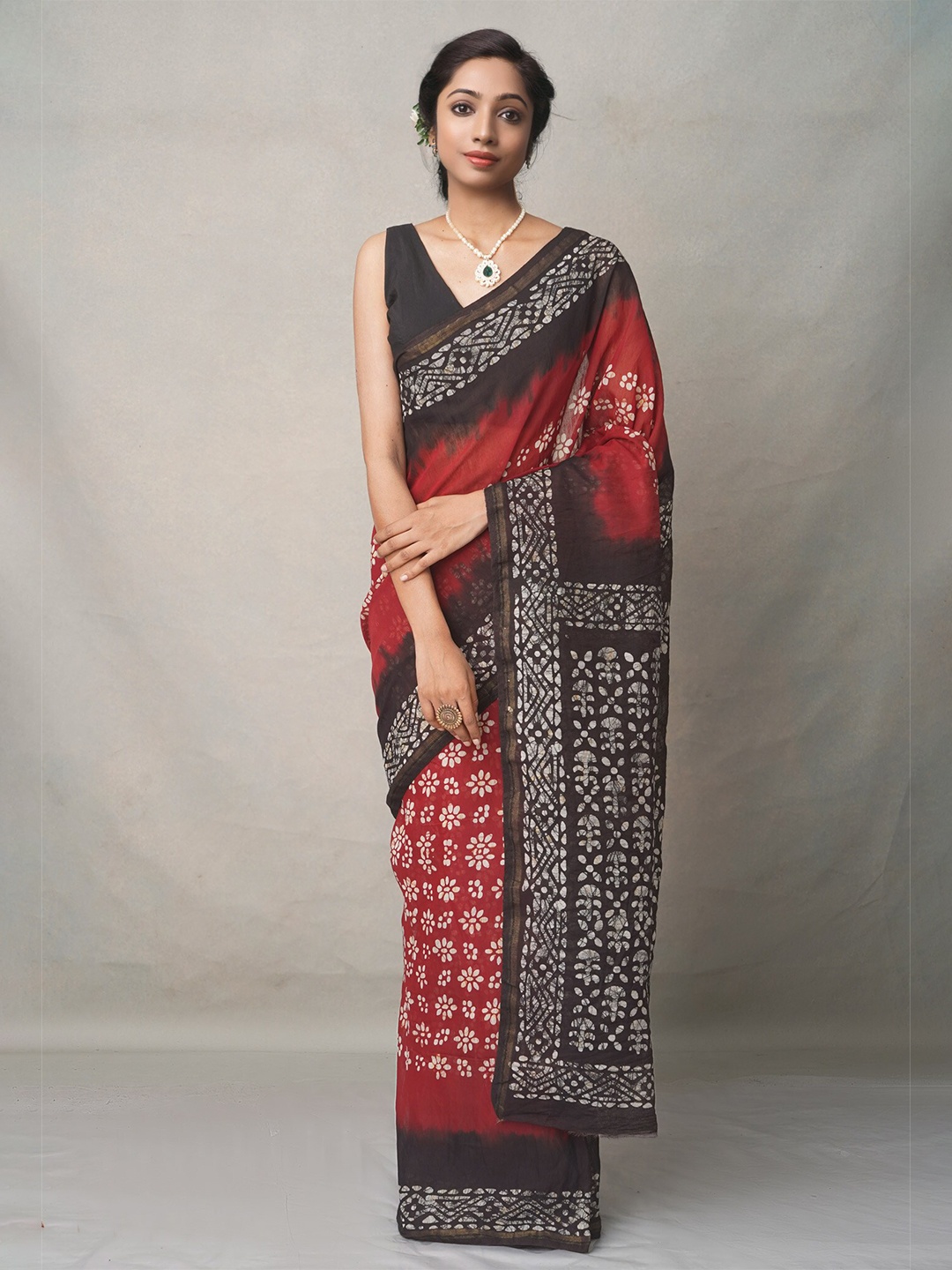 

Unnati Silks Maroon & White Batik Zari Pure Cotton Kota Saree