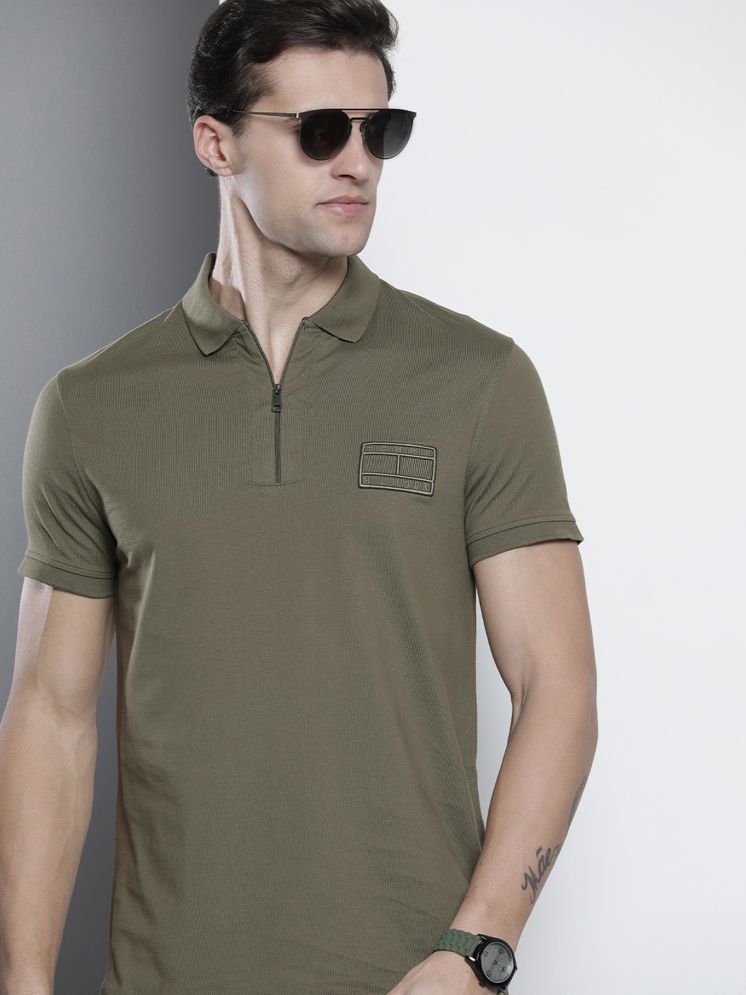 

Tommy Hilfiger Men Olive Green Slim Fit Pure Cotton Polo Collar T-shirt