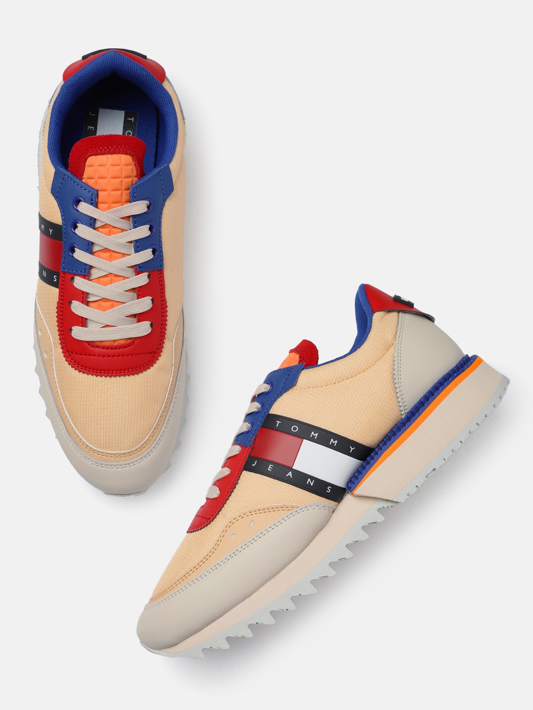 

Tommy Hilfiger Men Beige Leather Sneakers