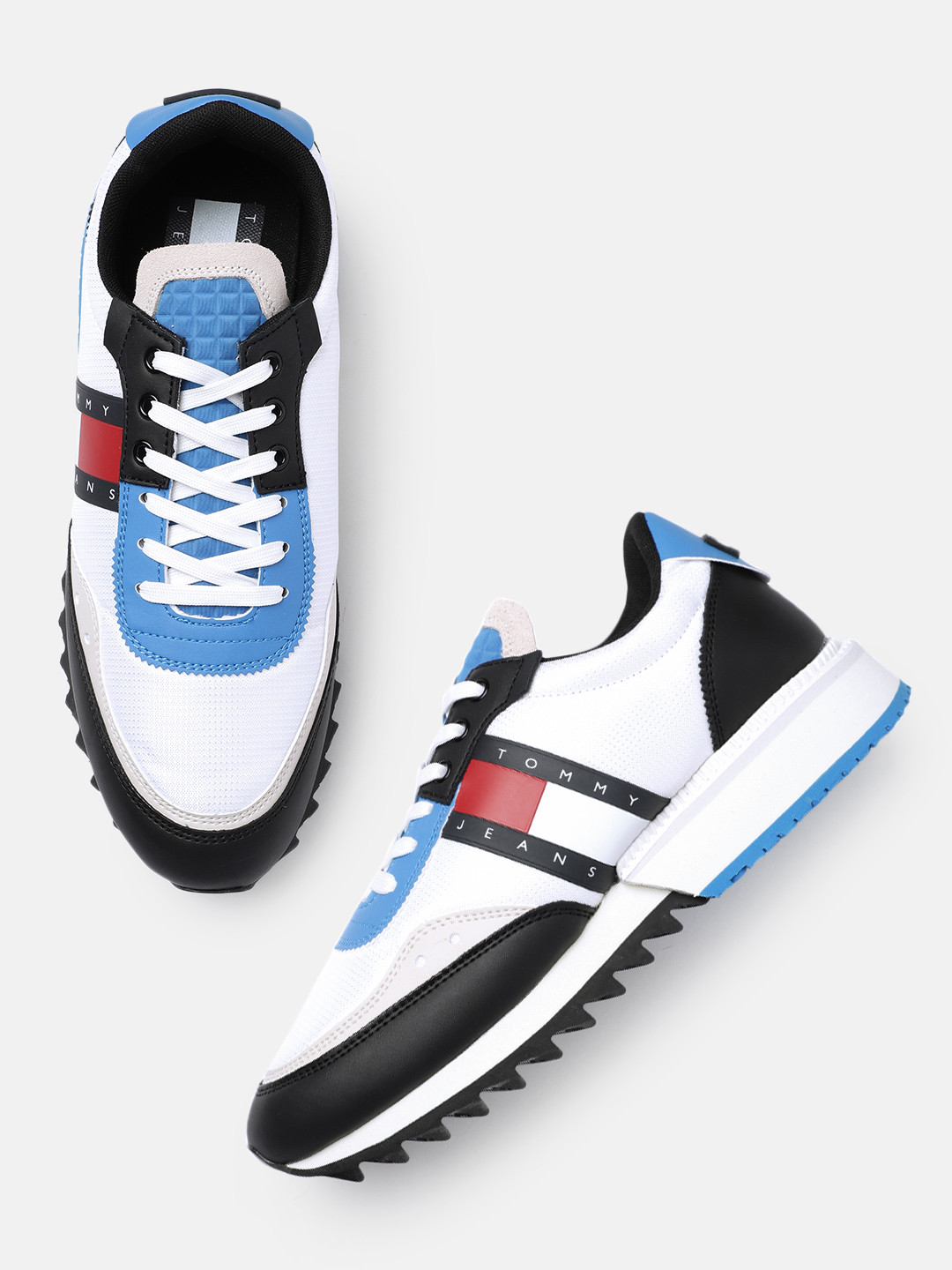 

Tommy Hilfiger Men White & Blue Colourblocked Leather Sneakers