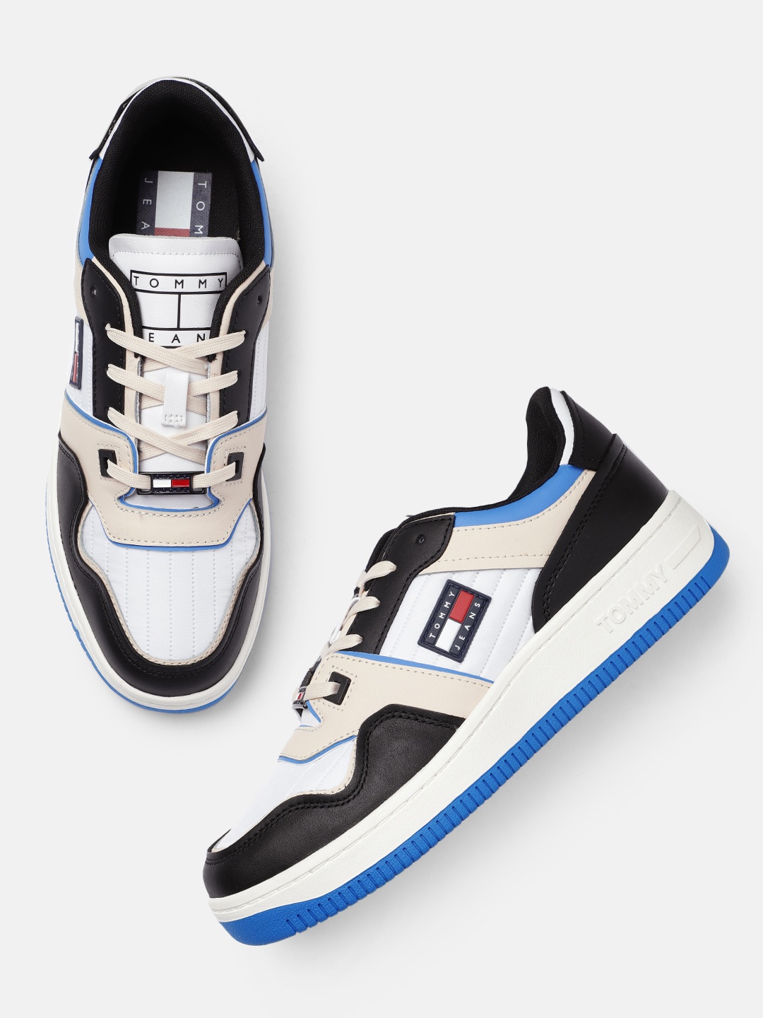 

Tommy Hilfiger Men Black & White Colourblocked Sneakers