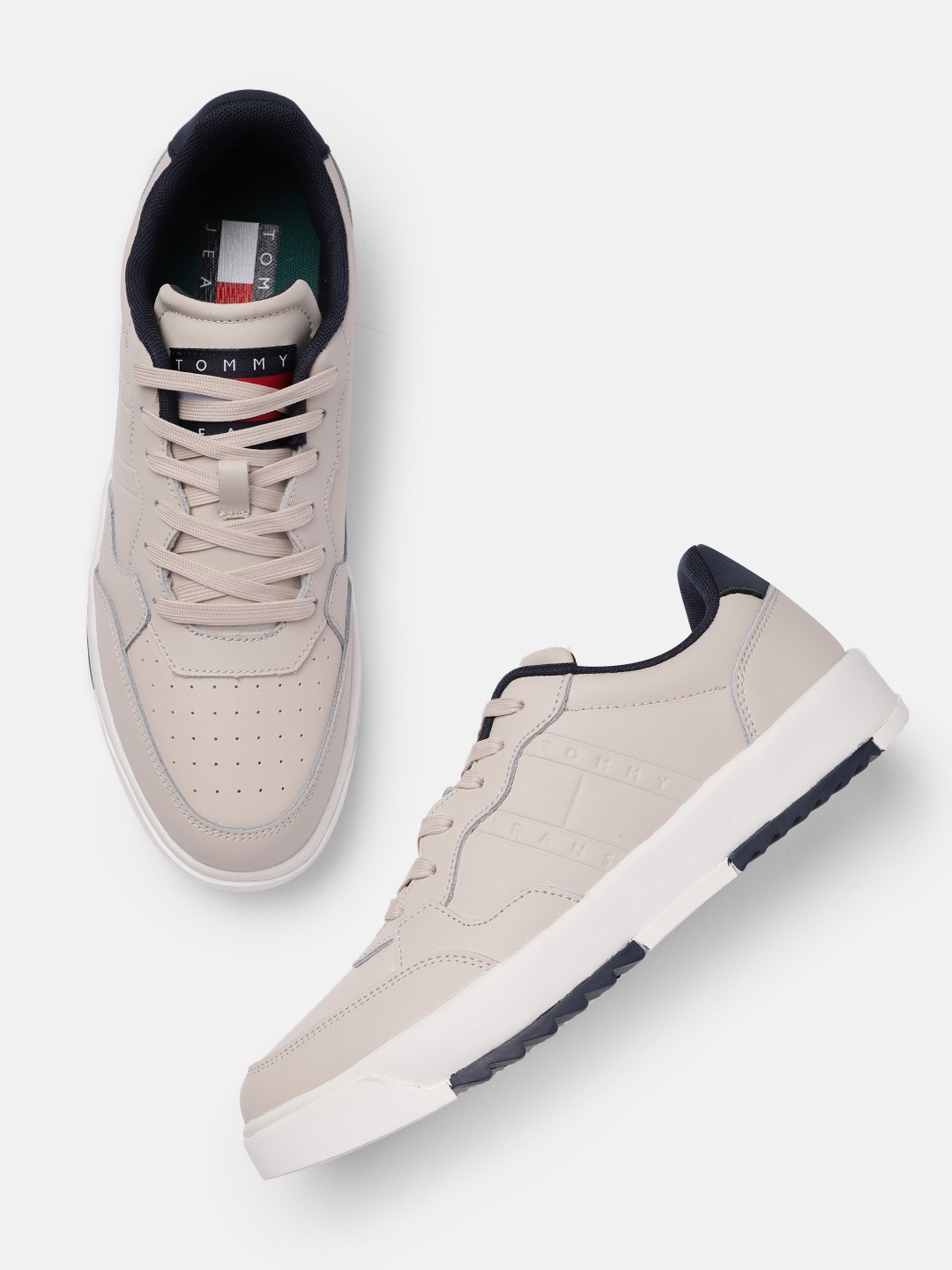 

Tommy Hilfiger Men Beige Leather Sneakers