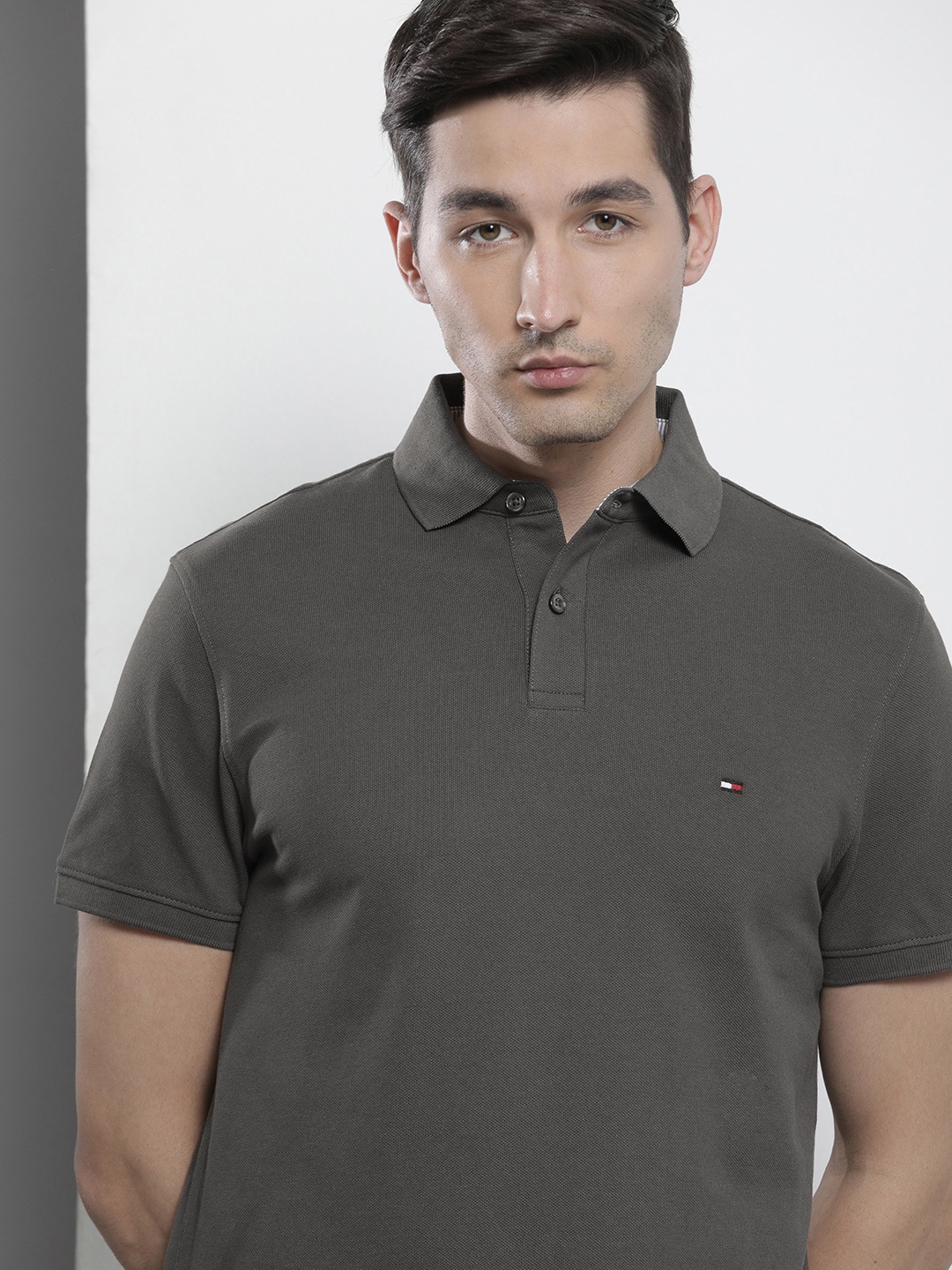 

Tommy Hilfiger Men Charcoal Grey Polo Collar T-shirt