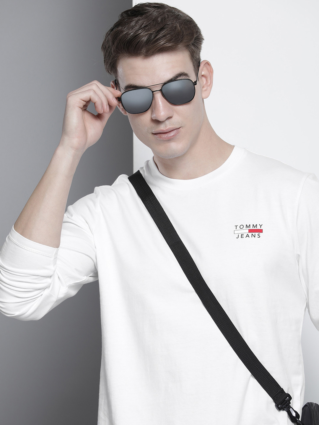 

Tommy Hilfiger Men White Pure Cotton T-shirt