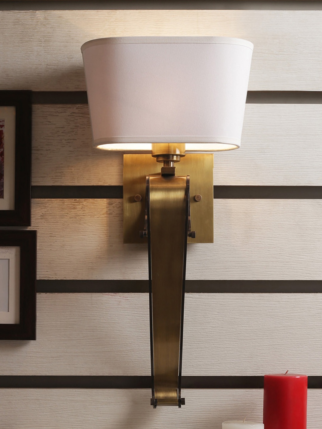

THE LIGHT STORE White Wallchiere Light