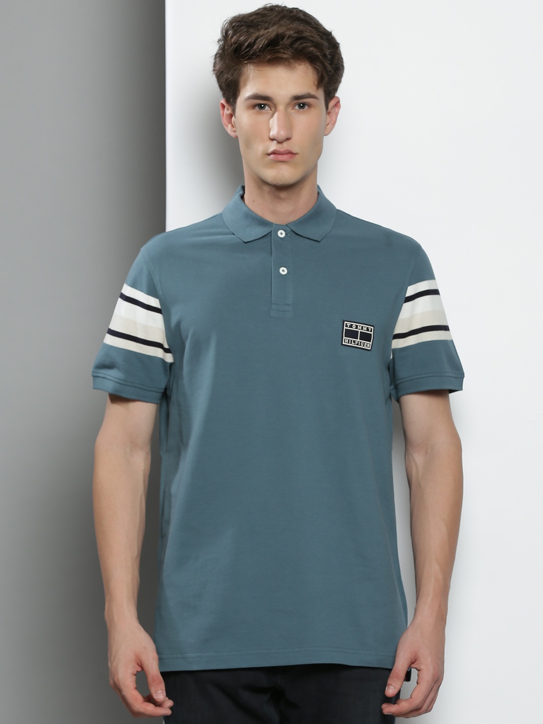 

Tommy Hilfiger Men Blue Solid Polo Collar Applique T-shirt