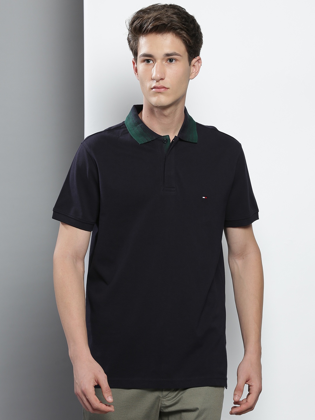 

Tommy Hilfiger Men Navy Blue Polo Collar T-shirt