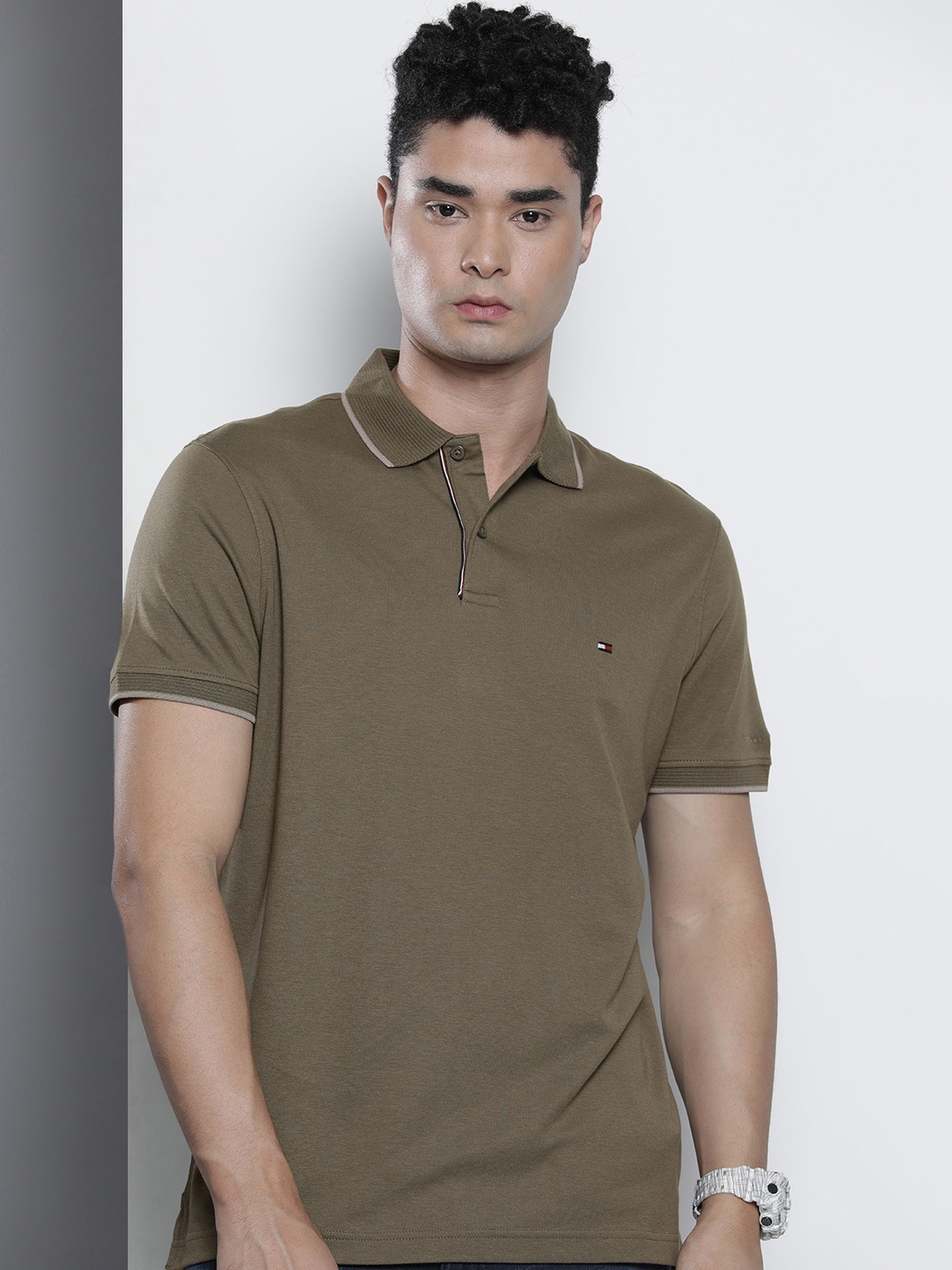 

Tommy Hilfiger Men Olive Green Polo Collar T-shirt