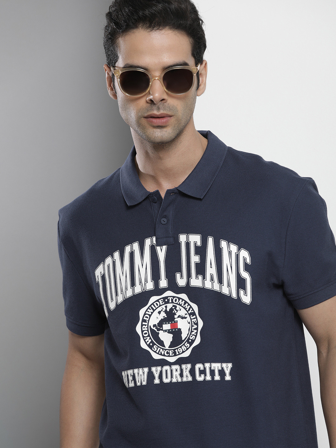 

Tommy Hilfiger Men Navy Blue & White Brand Logo Printed Organic Cotton T-shirt