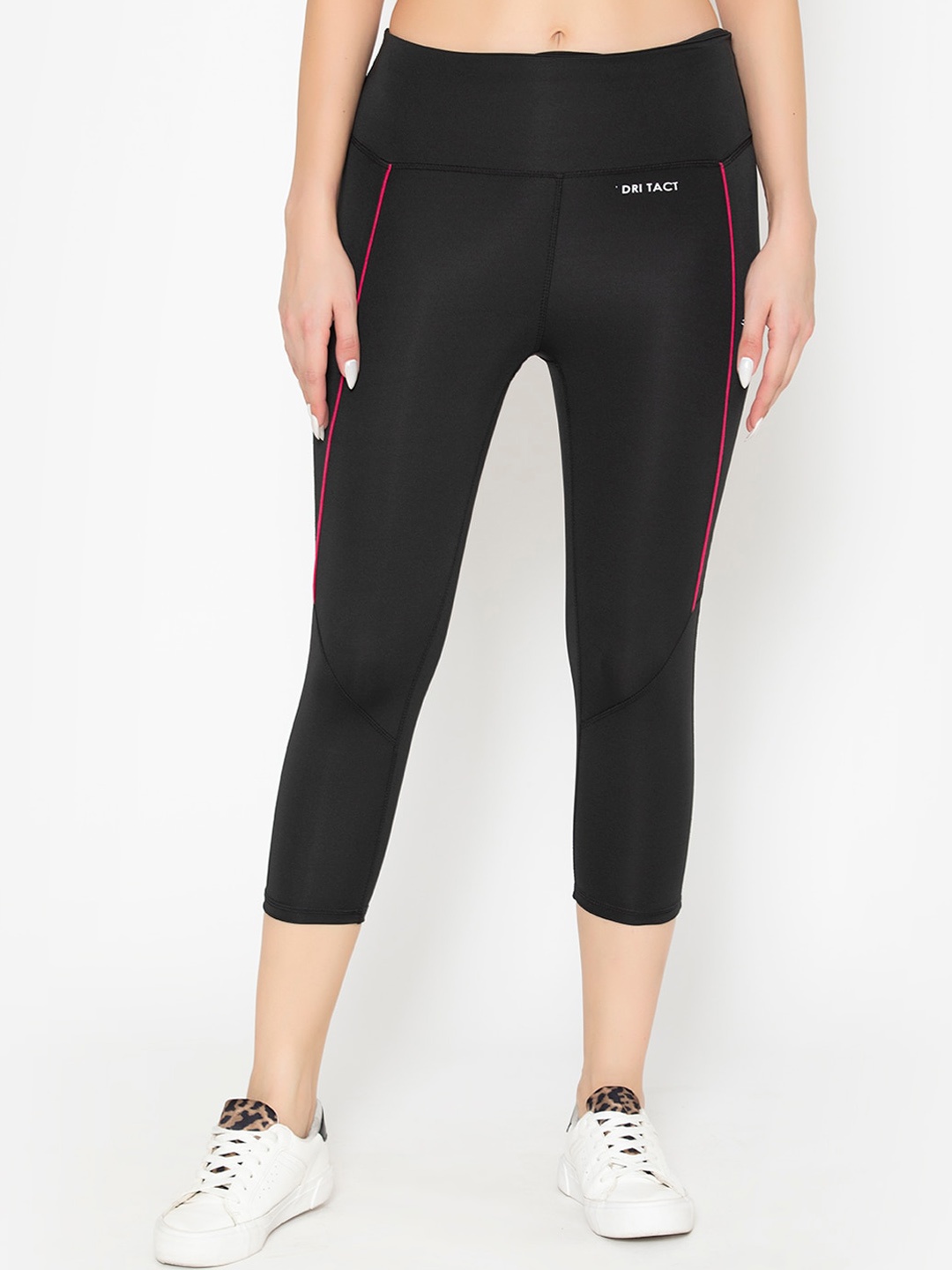 

Vami Women Black Capris