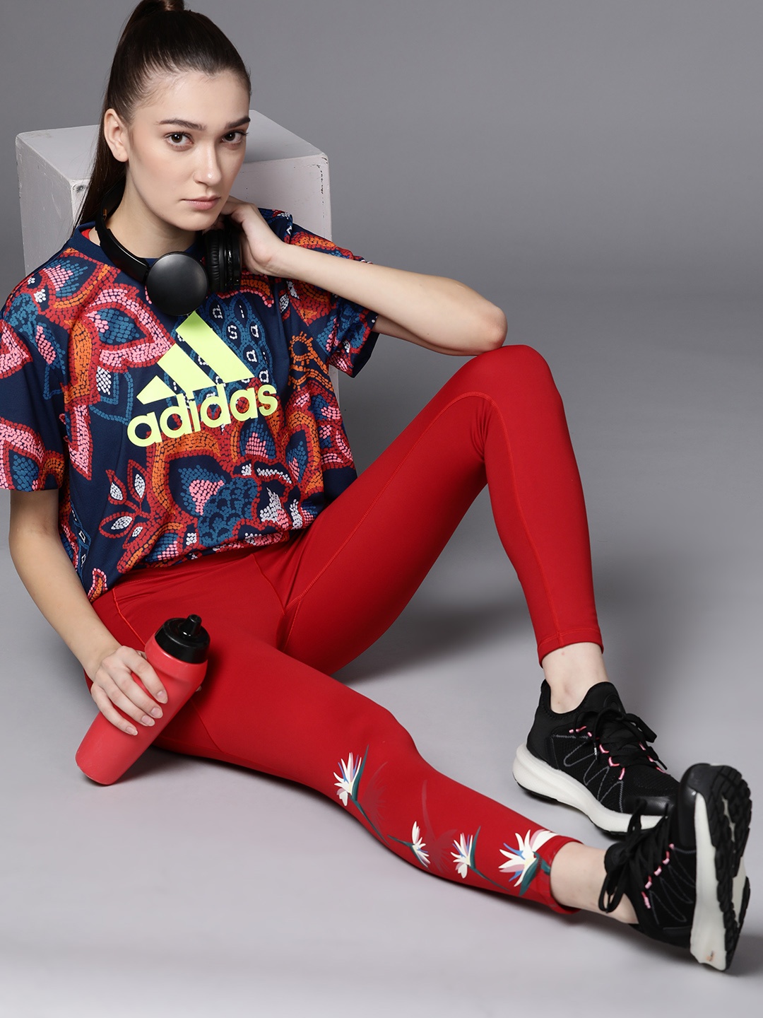 

ADIDAS Women Navy Blue & Red Farm GFX Printed Training T-shirt