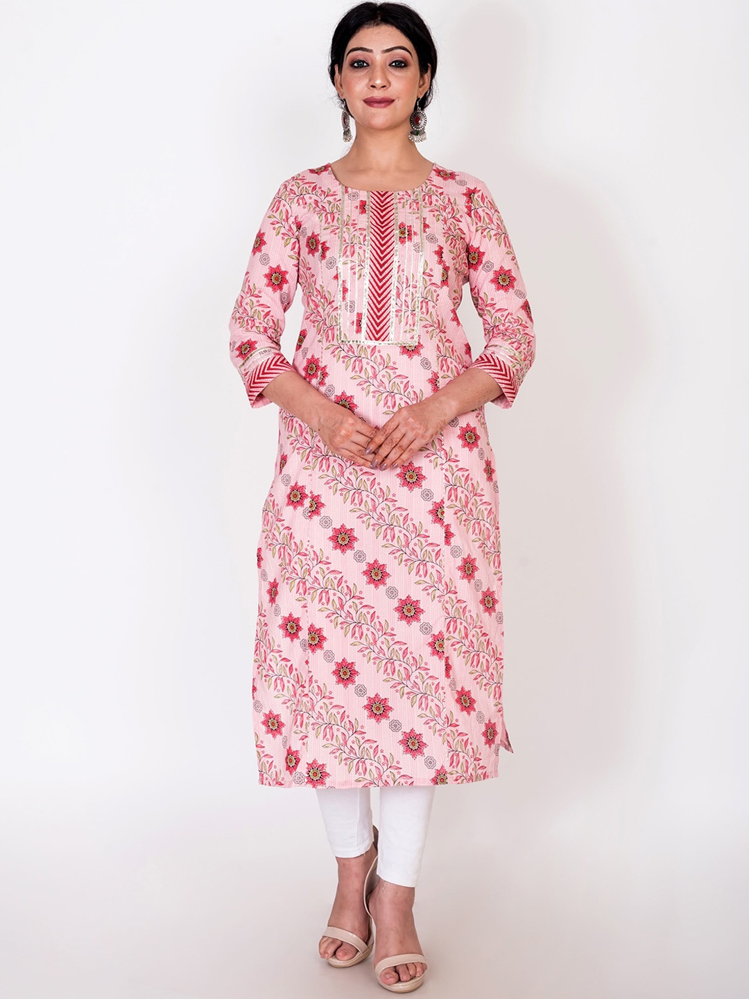 

Swasti Women Pink Floral Printed Gotta Patti Floral Kurta