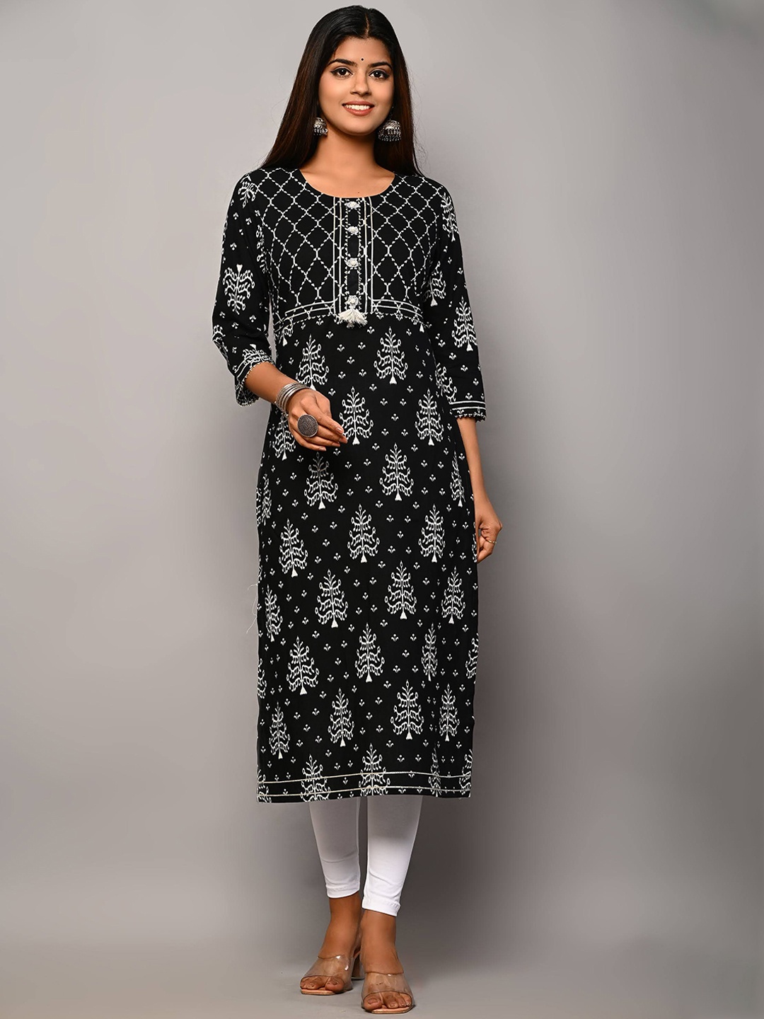 

Swasti Women Black Geometric Printed Flared Sleeves Chikankari Floral Kurta