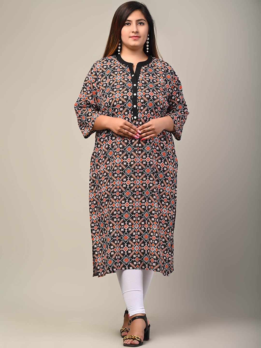 

Swasti Women Black Geometric Printed Floral Kurta
