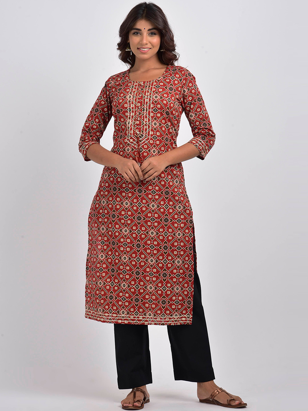 

Swasti Women Maroon Printed Gotta Patti Floral Pathani Kurta