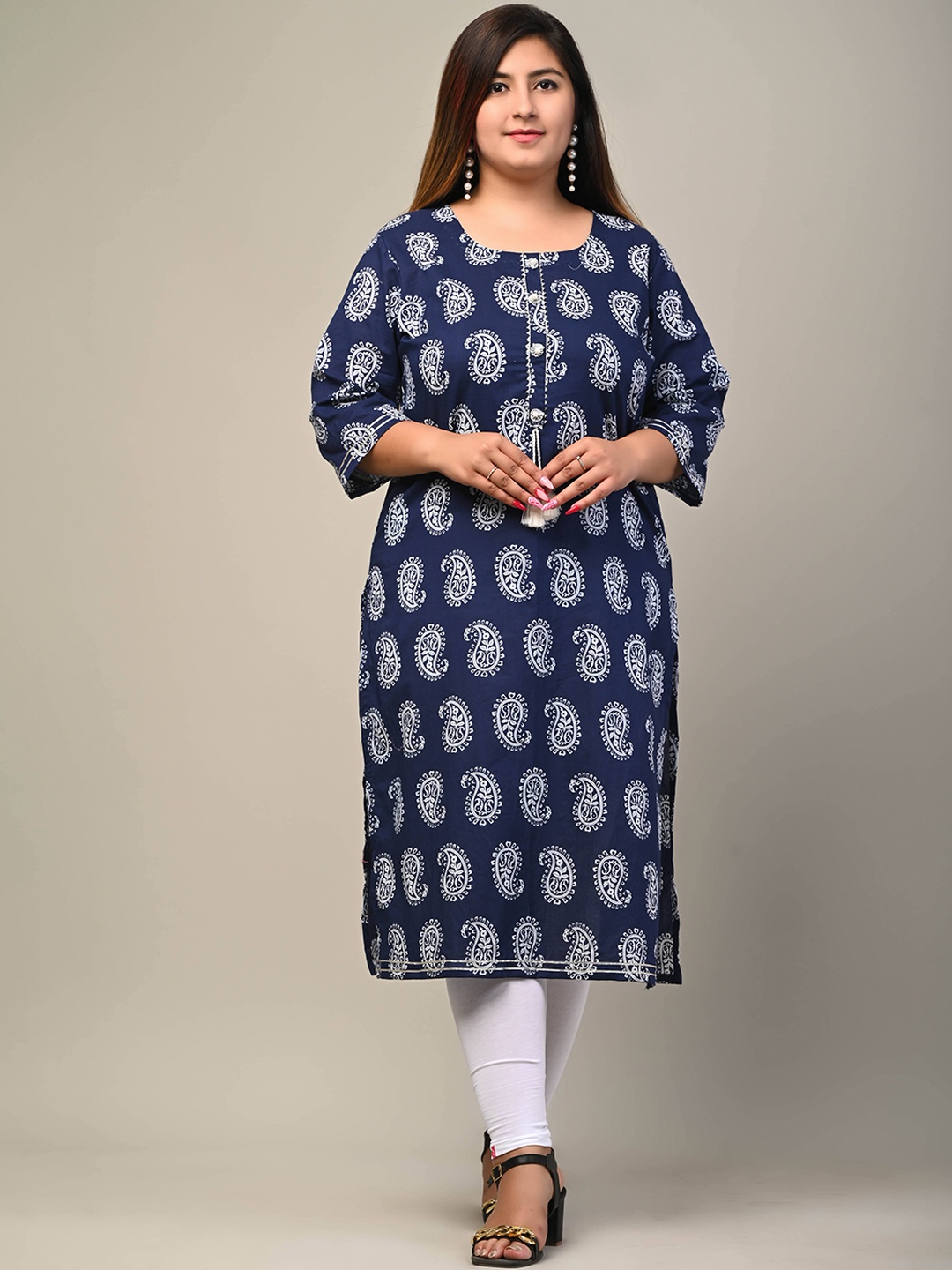 

Swasti Women Blue Geometric Yoke Design Thread Work Floral Kurta