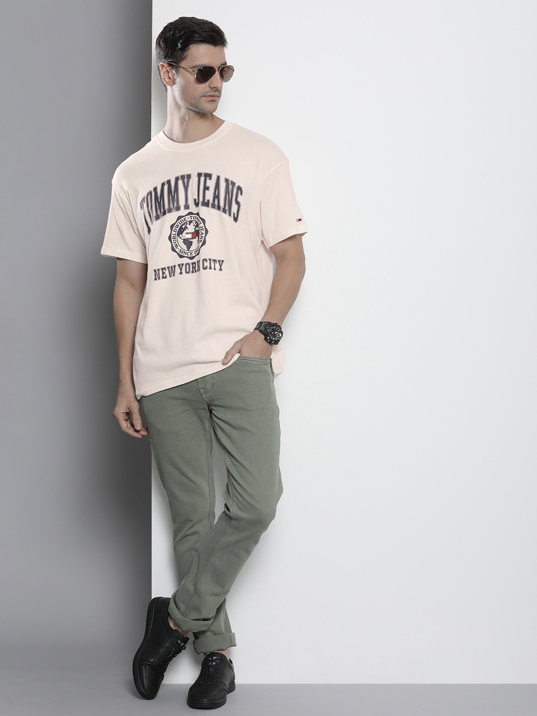 

Tommy Hilfiger Men Off White Typography Printed Applique Pure Cotton Casual T-shirt