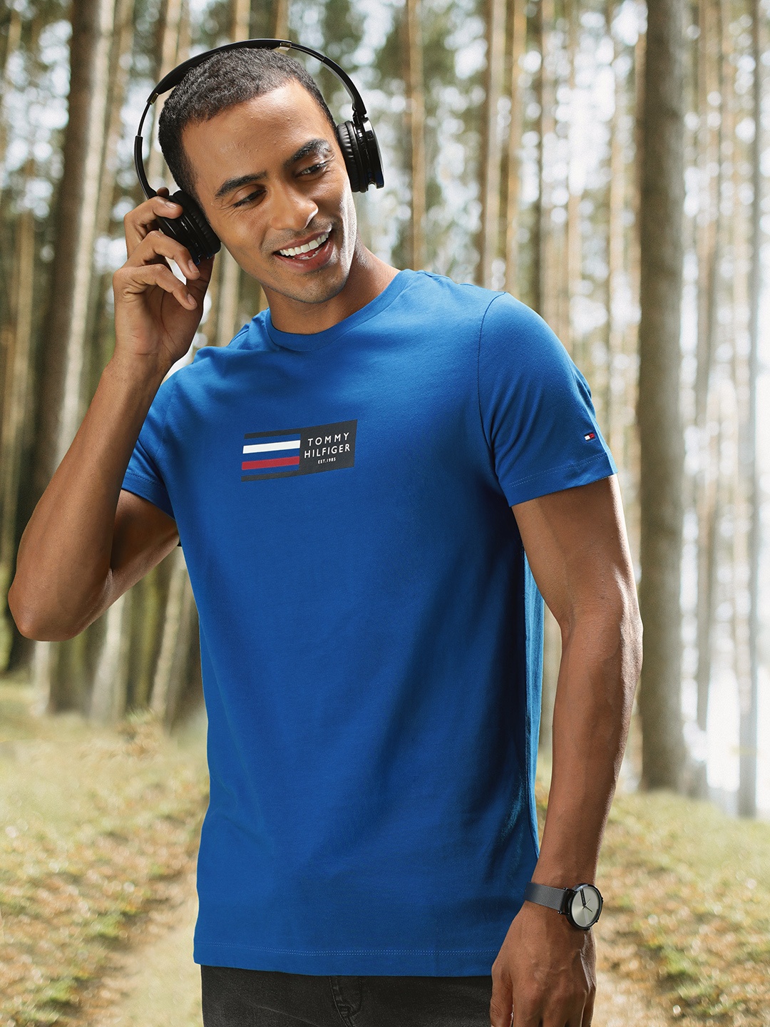 

Tommy Hilfiger Men Blue & Black Typography Printed Pure Cotton Slim Fit T-shirt