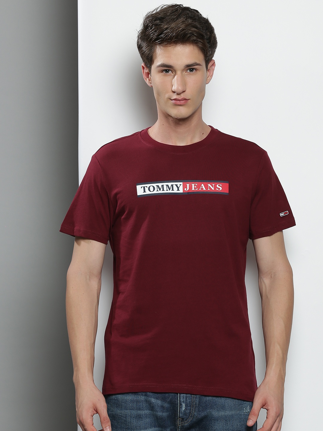

Tommy Hilfiger Men Maroon Brand Logo Printed Slim Fit T-shirt