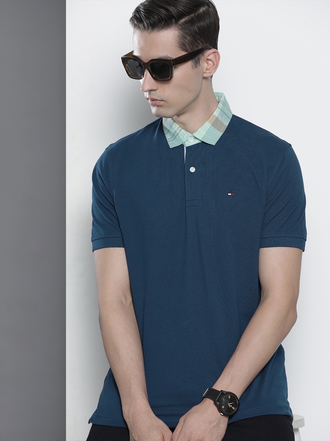 

Tommy Hilfiger Men Navy Blue & Blue Solid Pure Cotton T-shirt With Contrast Collar