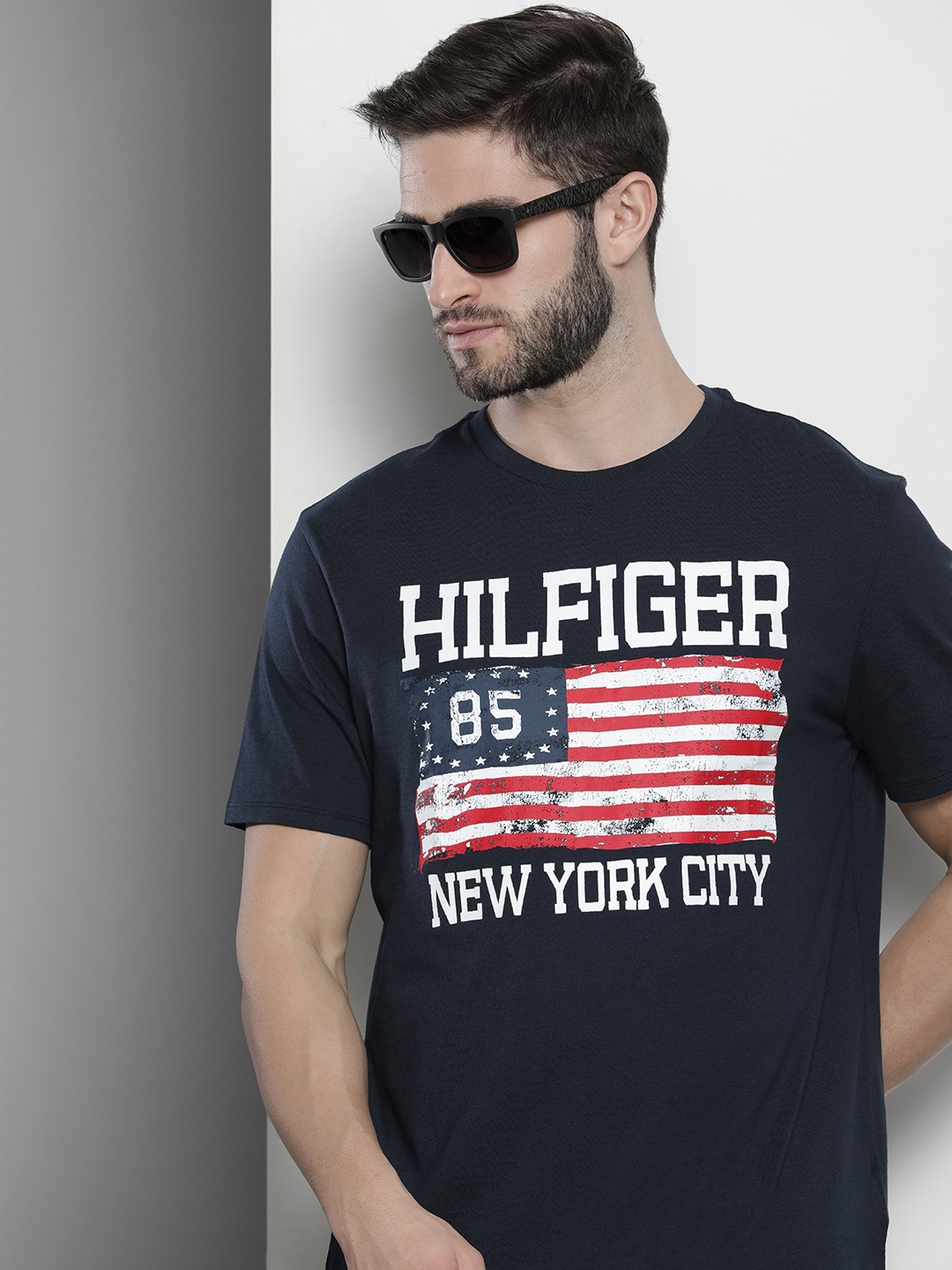 

Tommy Hilfiger Men Navy Blue & White Brand Logo Printed Pure Cotton T-shirt