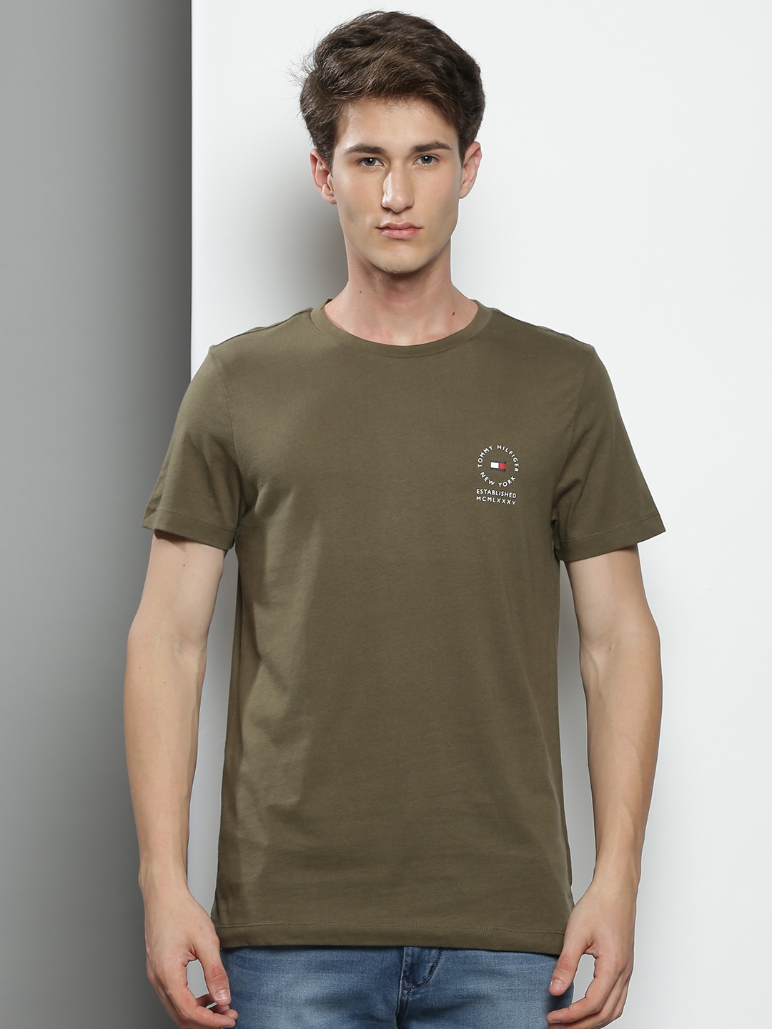 

Tommy Hilfiger Men Olive Green Solid Cotton Slim Fit T-shirt