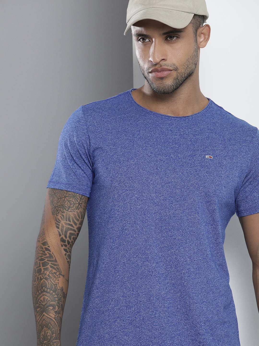 

Tommy Hilfiger Men Blue Self Design Slim Fit T-shirt