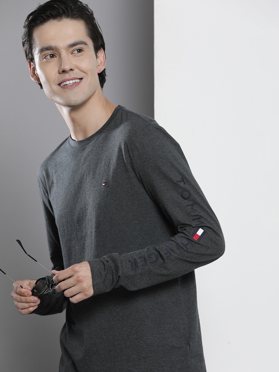 

Tommy Hilfiger Men Charcoal Grey T-shirt