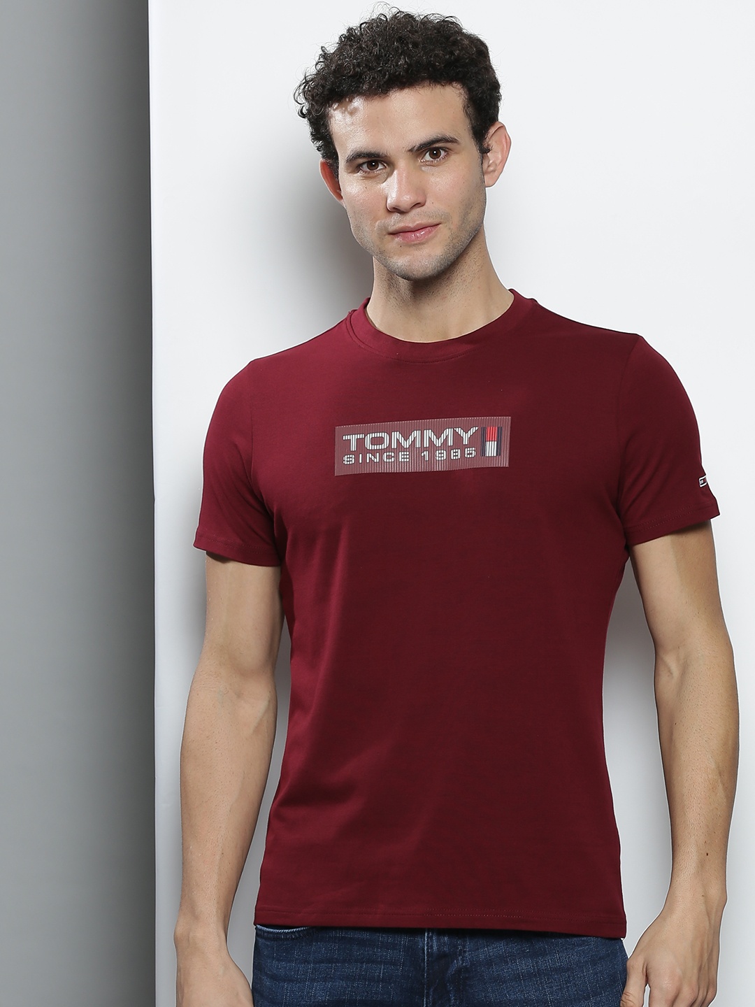

Tommy Hilfiger Men Maroon Brand Logo Printed Slim Fit T-shirt