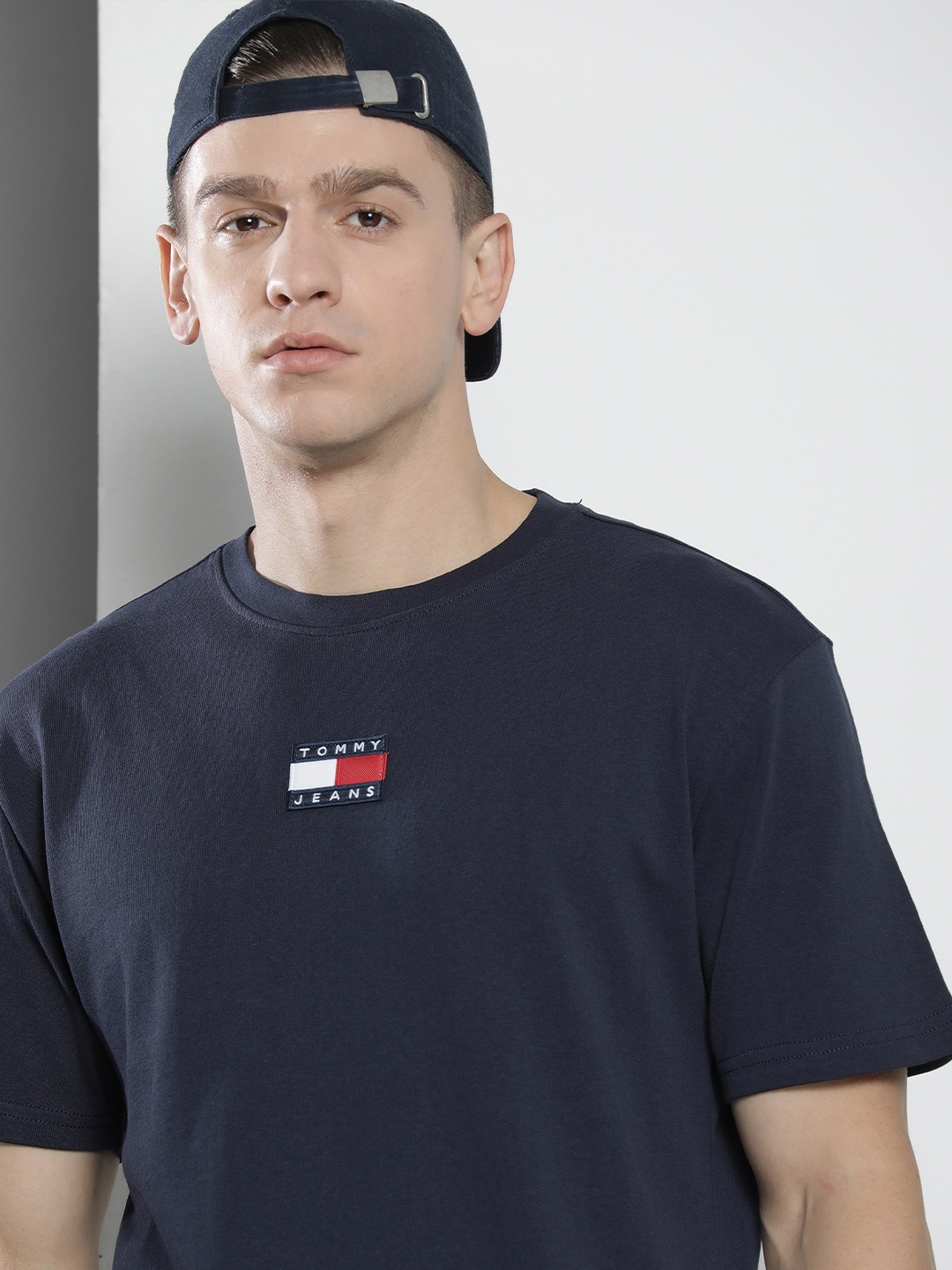 

Tommy Hilfiger Men Navy Blue Pure Cotton T-shirt