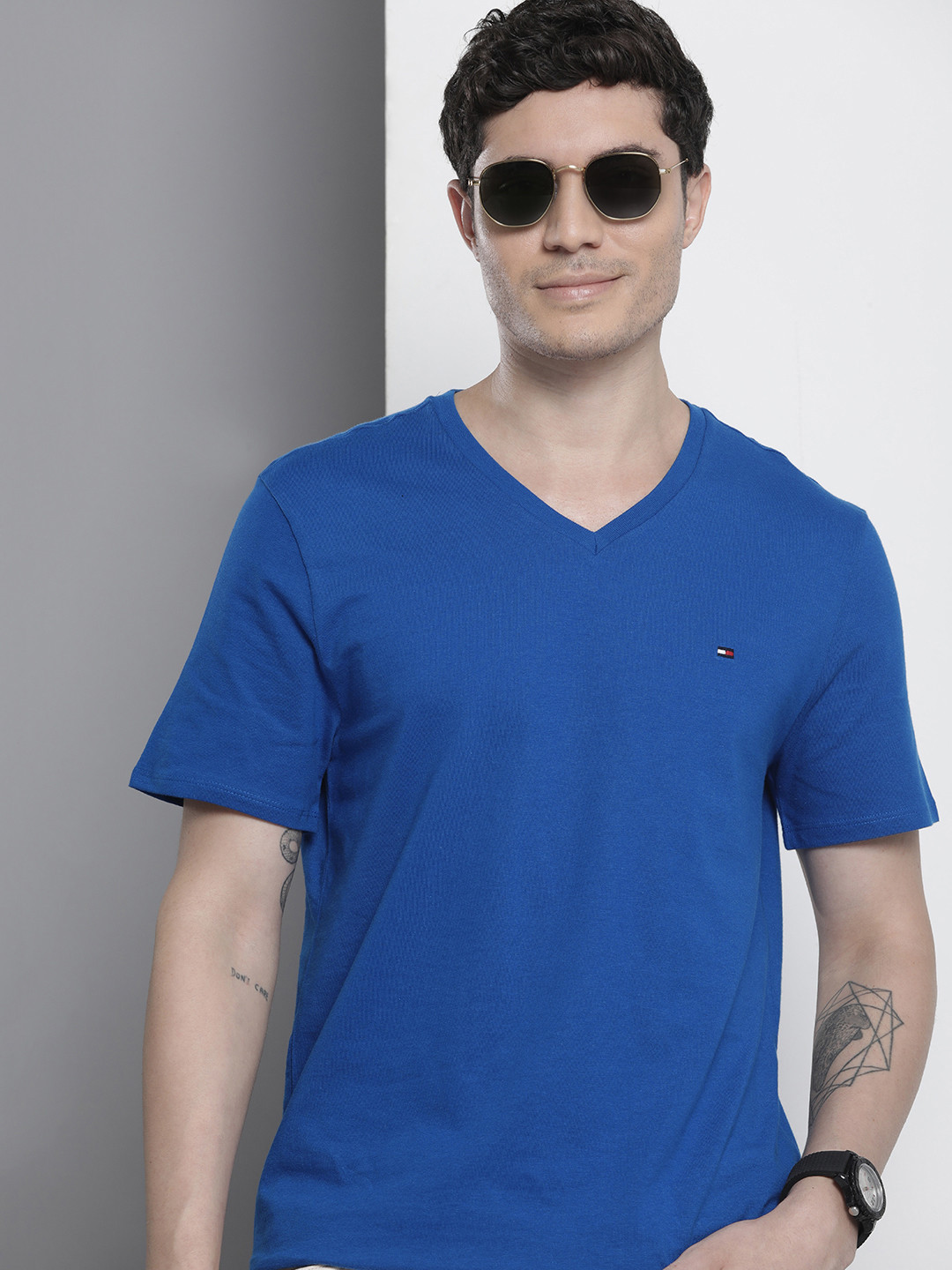 

Tommy Hilfiger Men V-Neck Pure Cotton T-shirt, Blue