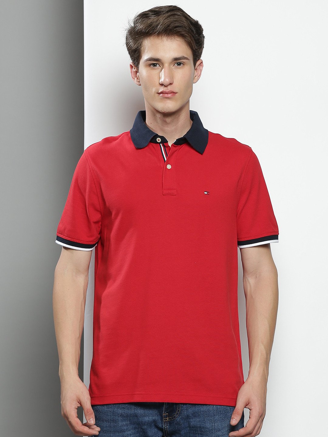 

Tommy Hilfiger Men Red Solid Collar Cotton T-shirt