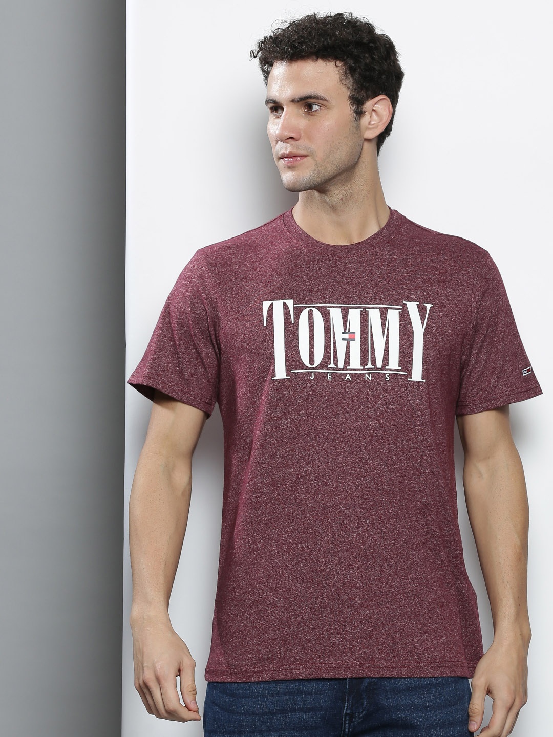 

Tommy Hilfiger Men Maroon Brand Logo T-shirt