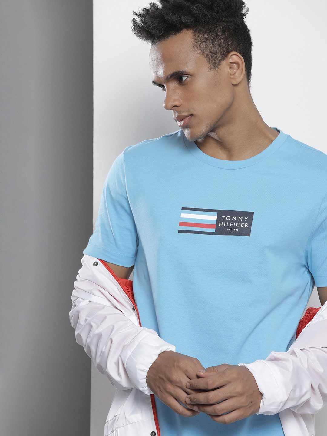 

Tommy Hilfiger Men Blue Brand Logo Printed Pure Cotton Slim Fit T-shirt