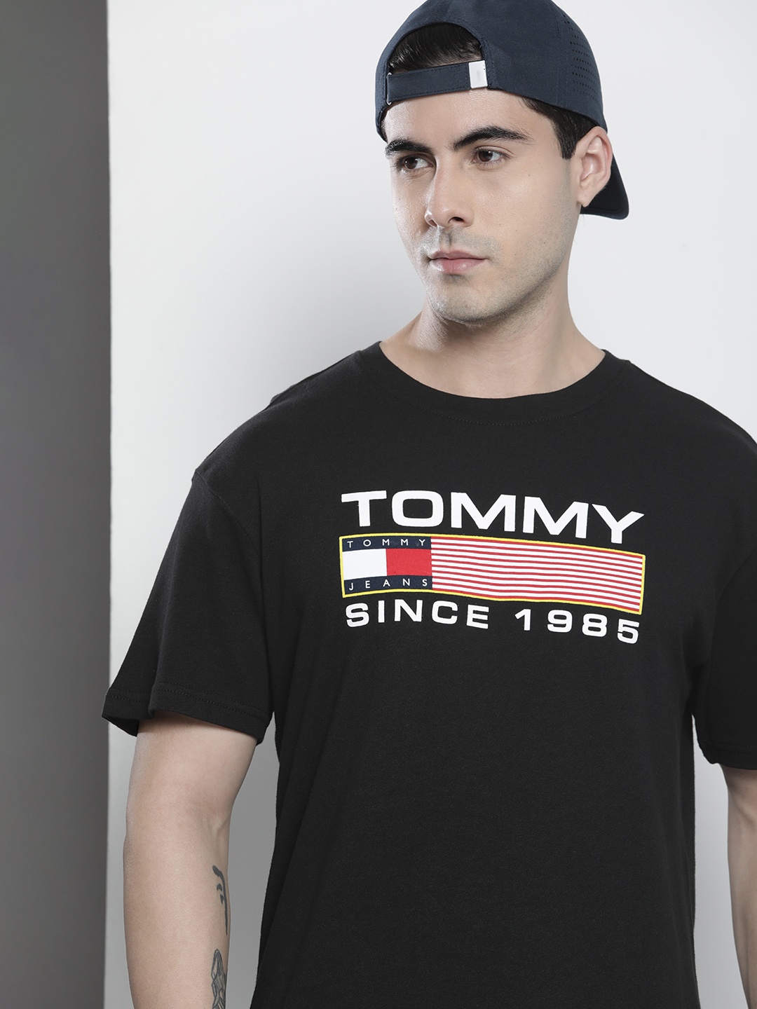 

Tommy Hilfiger Men Black Brand Logo Printed Pure Cotton T-shirt