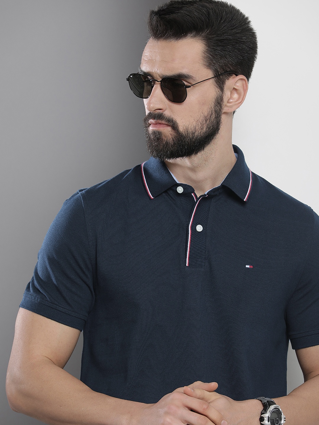 

Tommy Hilfiger Men Navy Blue Polo Collar T-shirt