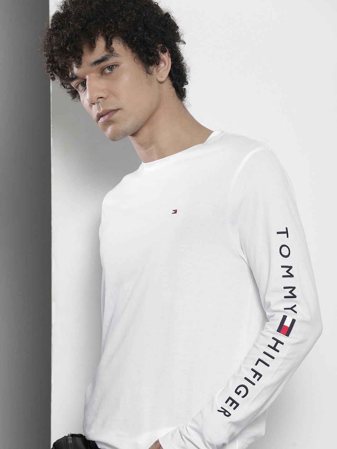 

Tommy Hilfiger Men White T-shirt