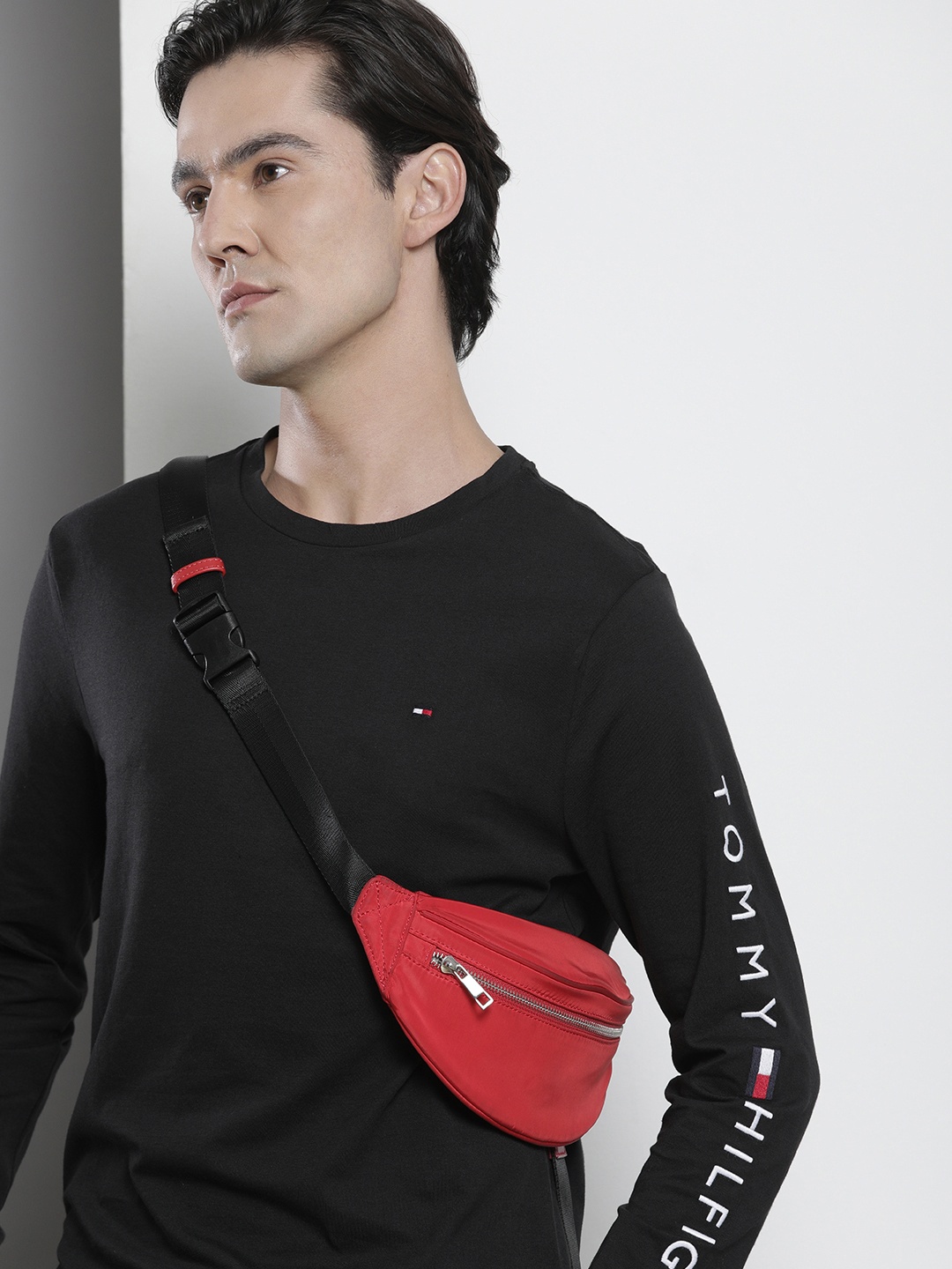 

Tommy Hilfiger Men Black & White Brand Logo Embroidered T-shirt