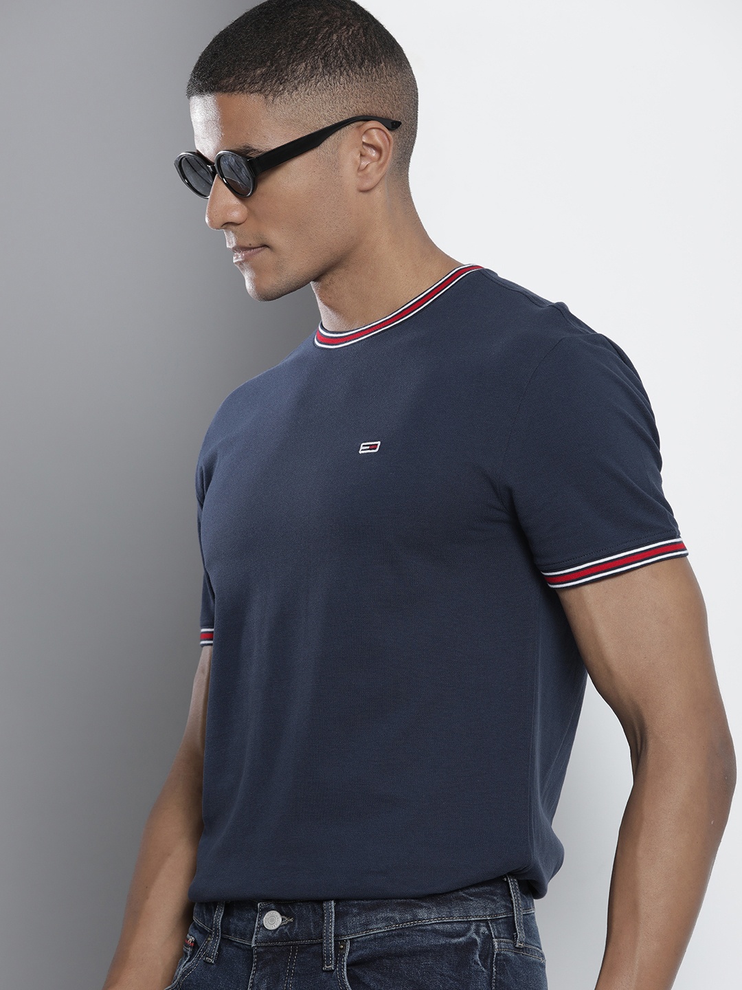 

Tommy Hilfiger Men Navy Blue Solid Pure Cotton T-shirt